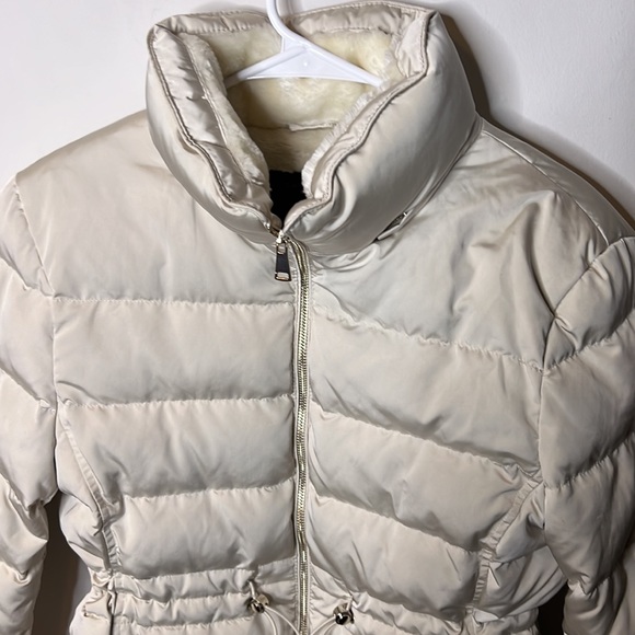 Zara downfilled puffer jacket L (fits more like a M) - Picture 3 of 10